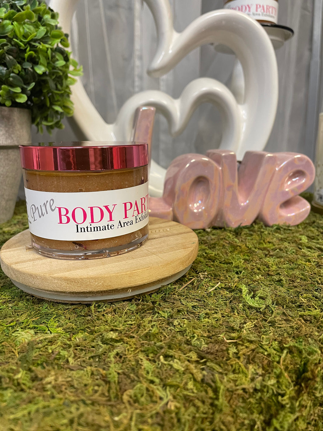 Body Party PURE: Intimate Exfoliating and complexion evening Scrub